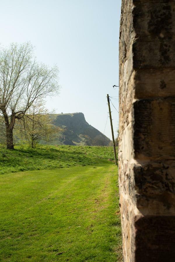 Holyrood Park City Centre Apartment Edinburgh Bagian luar foto